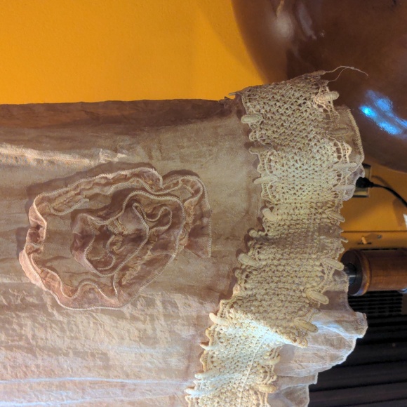 Pretty Angel Silk Blouse - Picture 2 of 9